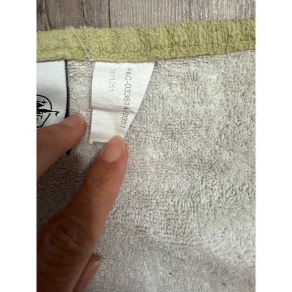 VTG Disney Parks Grumpy "Stay Off My Towel!" Bath Towel Resort Made In Brazil - Picture 7 of 8